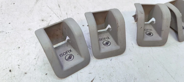ZAŚLEPKI MOCOWANIA ISOFIX TYŁ KOMPLET AUDI A3 8V 8V0887233A SZARE