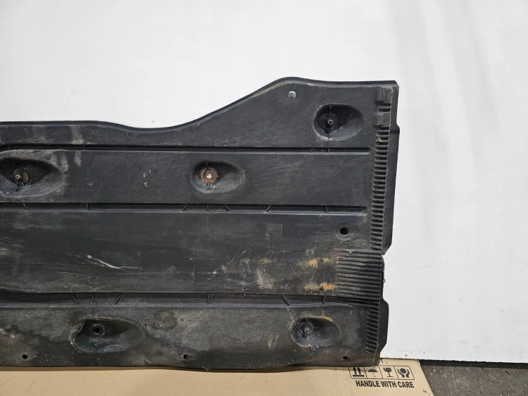 OSŁONA PŁYTA PODWOZIA PRAWA AUDI A3 8V 5Q0825202L