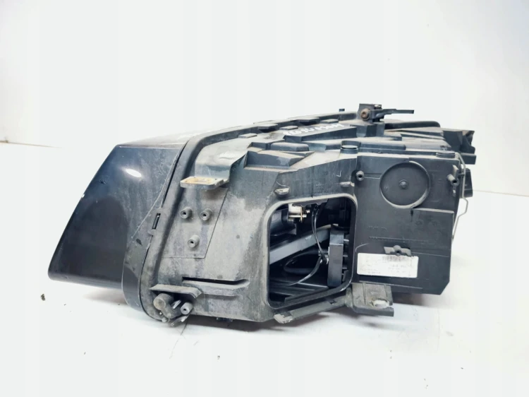 REFLEKTOR LAMPA PRAWY PRZÓD AUDI Q5 8R 8R0941030M UK