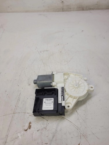 SILNICZEK SZYBY PRAWY AUDI A3 8P LIFT 8P0959802A