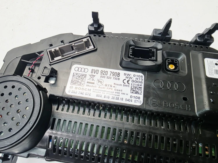 LICZNIK ZEGARY WYŚWIETLACZ VIRTUAL COCKPIT AUDI A3 8V LIFT 8V0920790B
