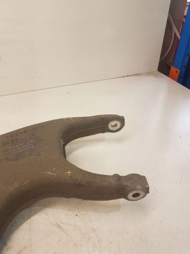 WAHACZ PRAWY TYŁ DOLNY AUDI A4 B8 A5 8K0505312H