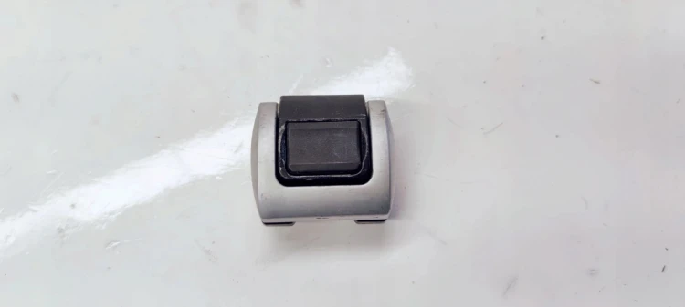 UCHWYT BAGAŻNIKA ZACZEP AUDI A6 C6 AVANT 4F9863539