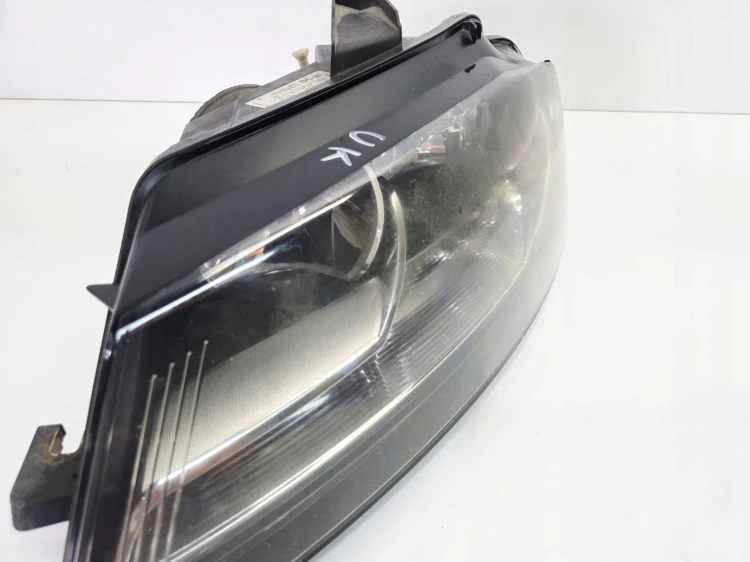 REFLEKTOR LAMPA LEWY PRZÓD AUDI A3 8P 8P0941003BC UK