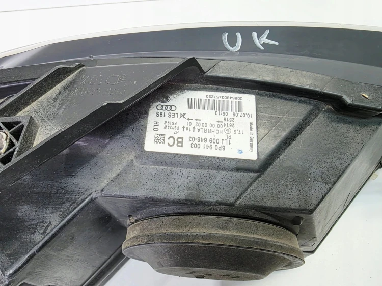 REFLEKTOR LAMPA LEWY PRZÓD AUDI A3 8P 8P0941003BC UK