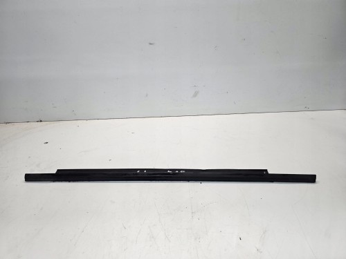 LISTWA MAT SZYBY PRAWY TYŁ AUDI A3 8V 5-DRZWI 8V4839478