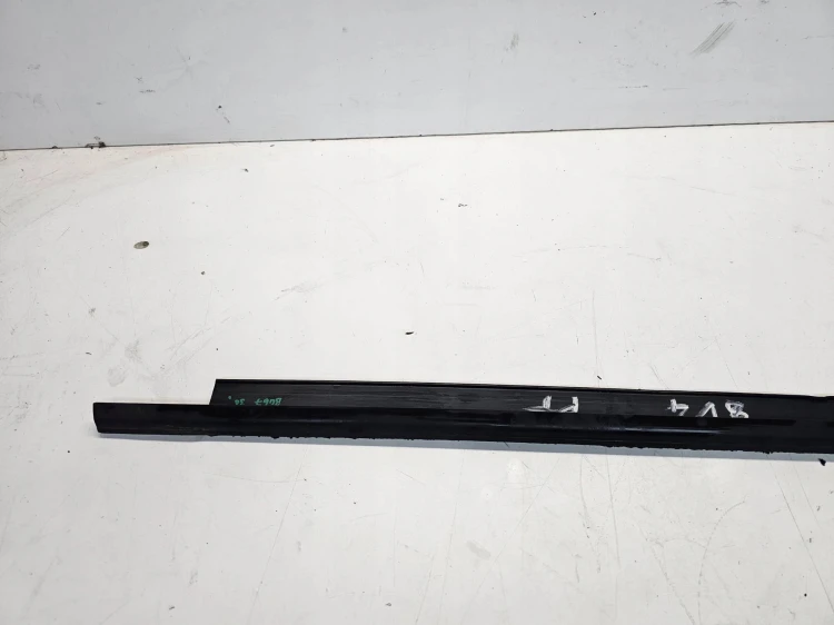 LISTWA MAT SZYBY PRAWY TYŁ AUDI A3 8V 5-DRZWI 8V4839478