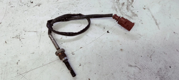 CZUJNIK TEMPERATURY SPALIN AUDI A4 A6 4G0906088R
