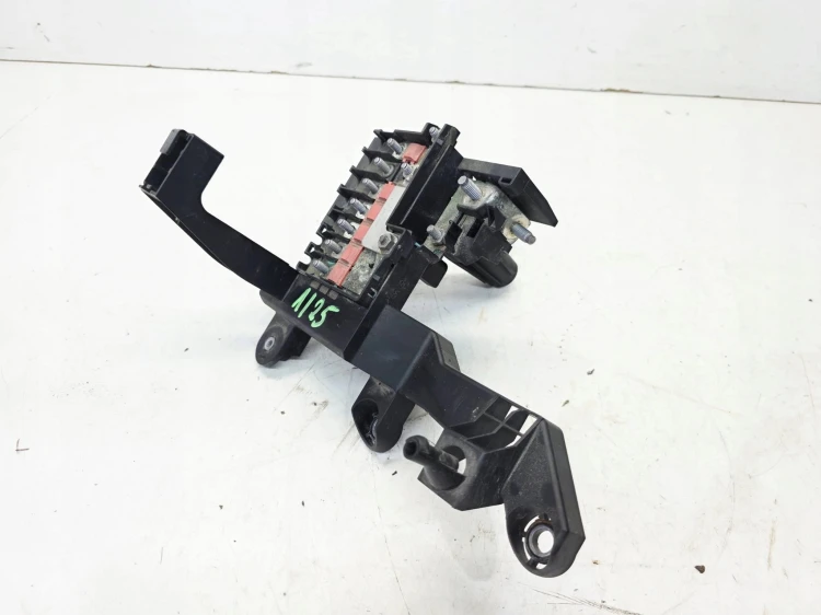 UCHWYT SKRZYNKI BEZPIECZNIKÓW AUDI A1 8X VW SEAT SKODA 6R0915343C 1/25
