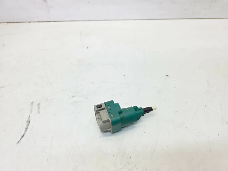 CZUJNIK HAMULCA STOP AUDI Q7 4L 7L6945511C