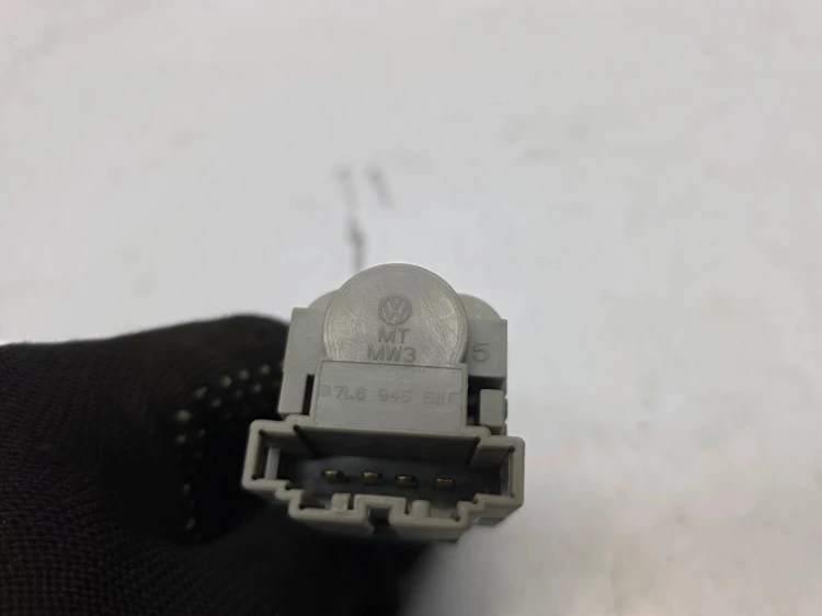 CZUJNIK HAMULCA STOP AUDI Q7 4L 7L6945511C