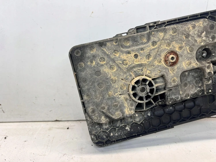 PODSTAWA AKUMULATORA AUDI VW SEAT SKODA 5Q0915321G