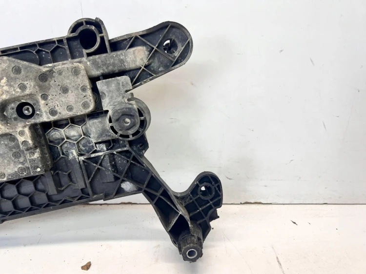 PODSTAWA AKUMULATORA AUDI VW SEAT SKODA 5Q0915321G