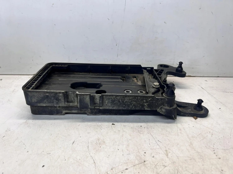 PODSTAWA AKUMULATORA AUDI VW SEAT SKODA 5Q0915321G