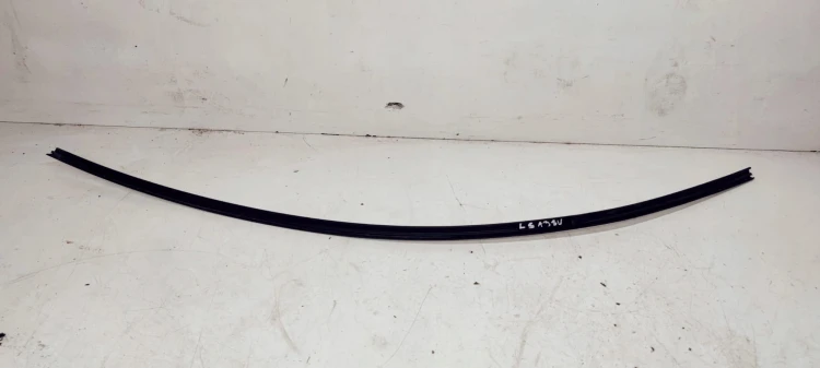 LISTWA MAT LEWA KAROSERYJNA AUDI A3 8V 8V3853703B