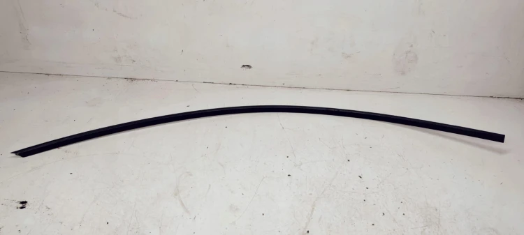 LISTWA MAT LEWA KAROSERYJNA AUDI A3 8V 8V3853703B