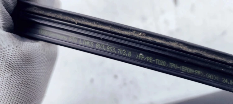 LISTWA MAT LEWA KAROSERYJNA AUDI A3 8V 8V3853703B