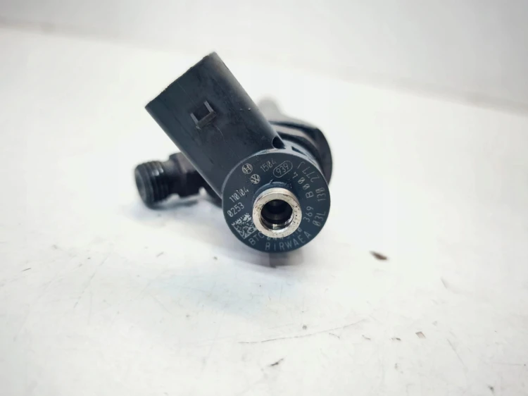 WTRYSKIWACZ WTRYSK PALIWA AUDI VOLKSWAGEN SEAT SKODA CR 2.0 TDI 03L130277J