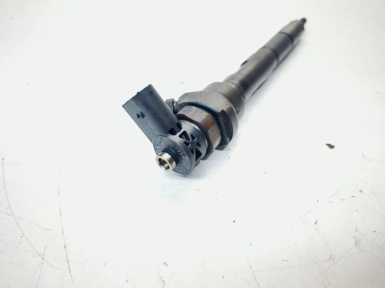 WTRYSKIWACZ WTRYSK PALIWA AUDI VOLKSWAGEN SEAT SKODA CR 2.0 TDI 03L130277J