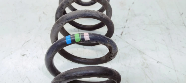 SPRĘŻYNA PRZÓD PRZEDNIA LEWA LUB PRAWA AUDI A4 B6 B7 305X15 MM
