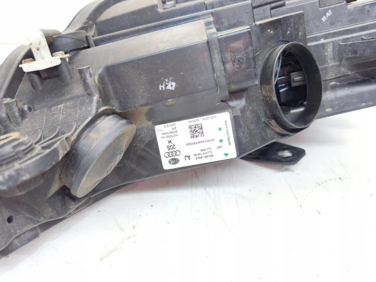 REFLEKTOR LAMPA PRZEDNIA LEWY PRZÓD AUDI A3 8V 8V0941003A UK ***1***