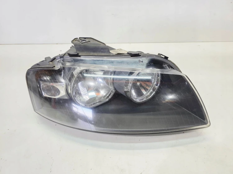 REFLEKTOR LAMPA PRAWY PRZÓD EUROPA AUDI A3 8P DUŻY GRILL 8P0941004K 84/25