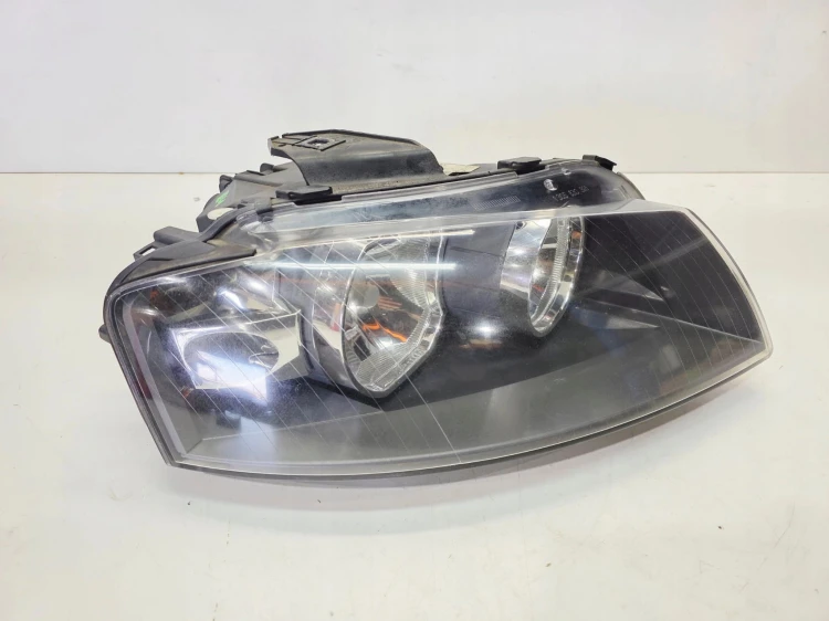 REFLEKTOR LAMPA PRAWY PRZÓD EUROPA AUDI A3 8P DUŻY GRILL 8P0941004K 84/25