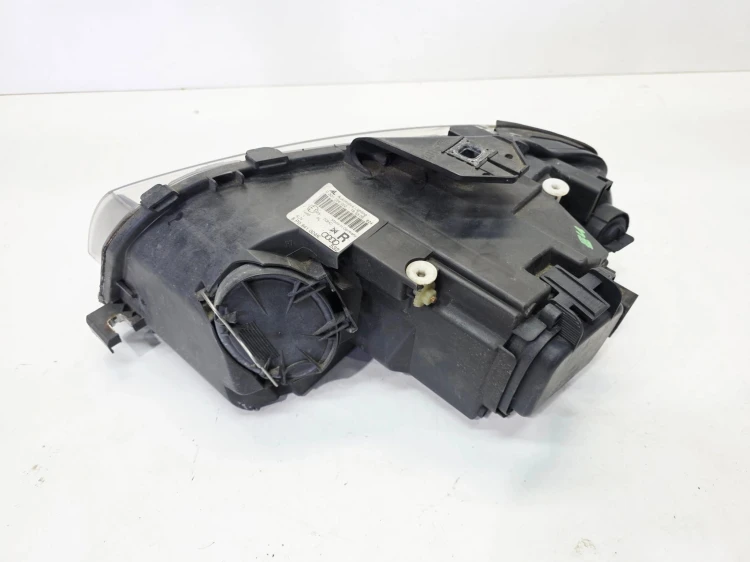 REFLEKTOR LAMPA PRAWY PRZÓD EUROPA AUDI A3 8P DUŻY GRILL 8P0941004K 84/25