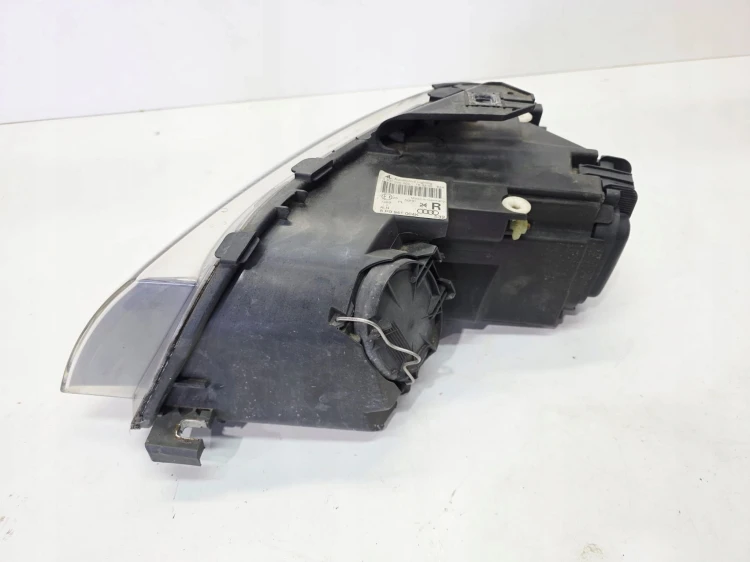 REFLEKTOR LAMPA PRAWY PRZÓD EUROPA AUDI A3 8P DUŻY GRILL 8P0941004K 84/25