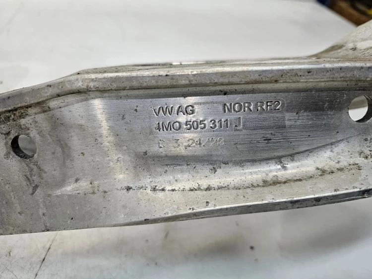 WAHACZE ZWROTNICA PRAWY TYŁ AUDI Q7 4M 4M0505311J 4M0505432AJ
