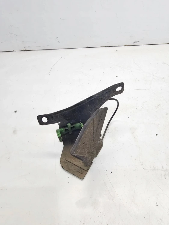 WZMACNIACZ ANTENOWY TELEFONU AUDI A3 8V 8V0035507 8V0035526