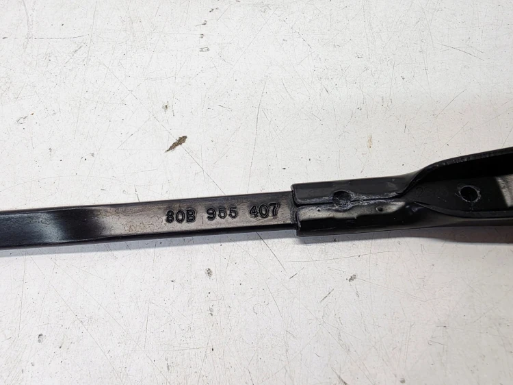 RAMIĘ WYCIERACZKI LEWE AUDI Q5 FY 80B955407