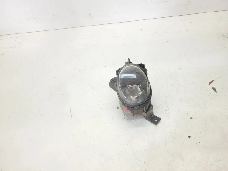 HALOGEN LAMPA PRZECIWMGIELNA PRAWY PRZÓD AUDI A3 8P A4 B7 8E0941700 1/26