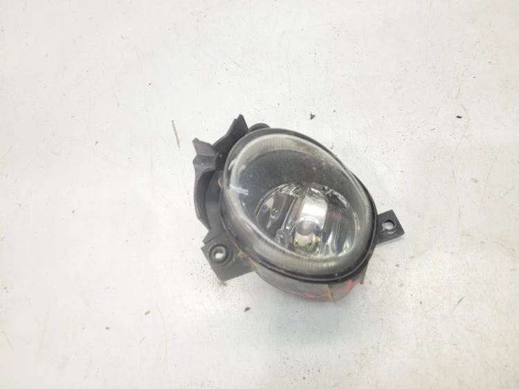 HALOGEN LAMPA PRZECIWMGIELNA PRAWY PRZÓD AUDI A3 8P A4 B7 8E0941700 1/26