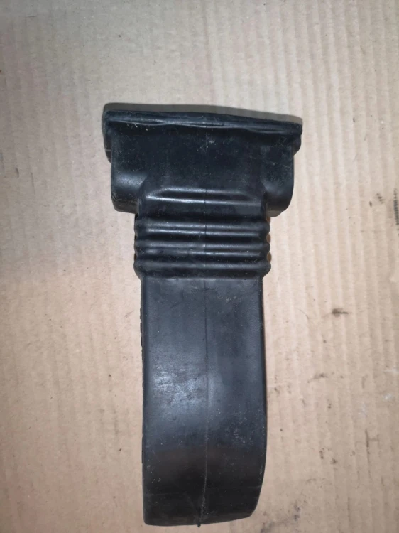 OSŁONA OGRANICZNIKA DRZWI AUDI A4 B8 8K0837267B