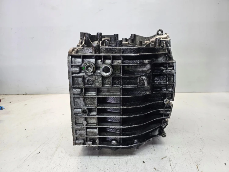 OBUDOWA SKRZYNI BIEGÓW LDU AUDI A4 A6 01T301103C