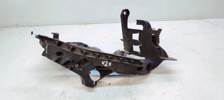 ŚLIZG UCHWYT MOCOWANIE REFLEKTORA PRAWY AUDI A4 B8 8K0805608C *2*