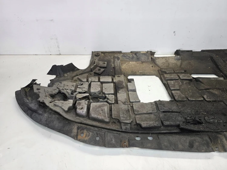 OSŁONA POD SILNIK PŁYTA AUDI A4 B7 8E0863823M