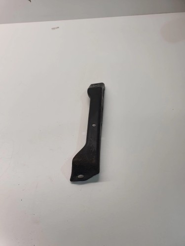 MOCOWANIE WSPORNIK PASA AUDI A6 C6 LEWY 4F0809891
