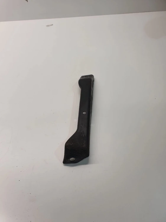 MOCOWANIE WSPORNIK PASA AUDI A6 C6 LEWY 4F0809891