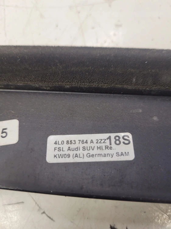 LISTWA CHROM DRZWI AUDI Q7 LIFT PT 4L0853764A