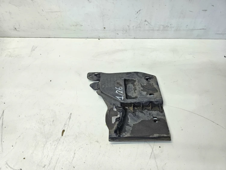 OSŁONA PŁYTA PODWOZIA PRAWA PRZEDNIA AUDI A3 8V 5Q0825272A