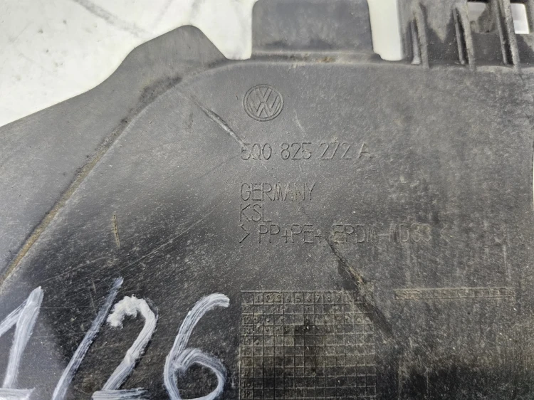 OSŁONA PŁYTA PODWOZIA PRAWA PRZEDNIA AUDI A3 8V 5Q0825272A