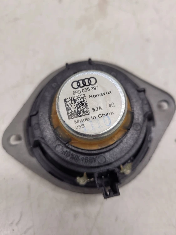 GŁOŚNIK CENTRALNY DESKI AUDI A4 A5 Q5 8R0035397