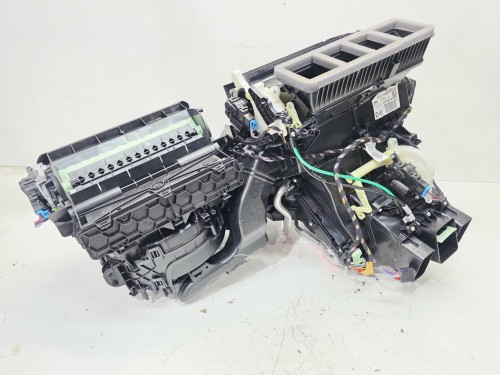 NAGRZEWNICA KOMPLETNA AUDI A3 8Y VOLKSWAGEN SEAT SKODA 5WC816001C