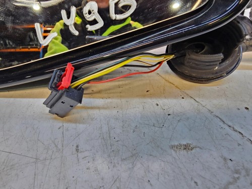 LUSTERKO LEWY PRZÓD AUDI A3 8P LIFT LY9B 6PIN UK
