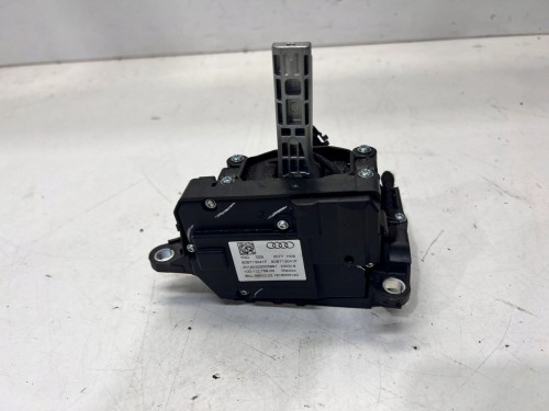WYBIERAK LEWAREK AUTOMAT AUDI Q5 FY 80B713041F EUROPA