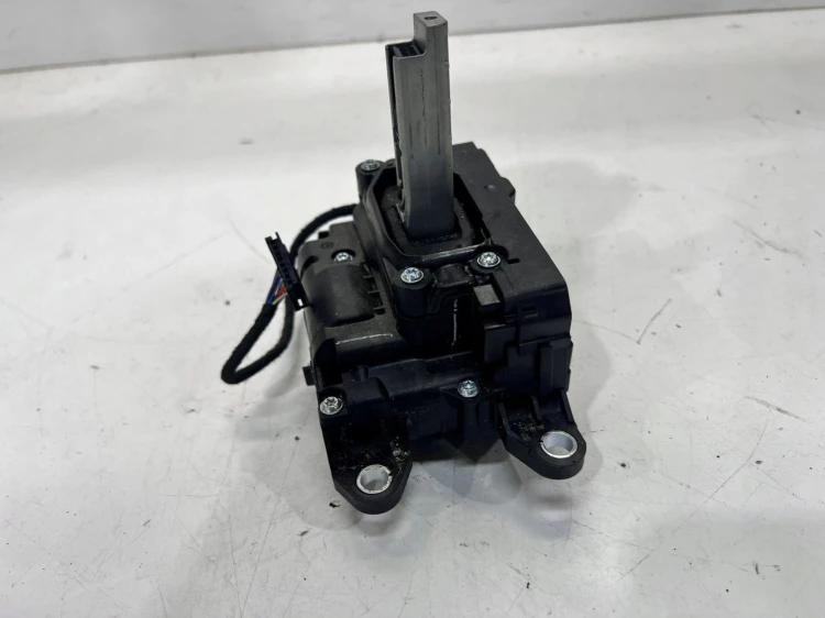 WYBIERAK LEWAREK AUTOMAT AUDI Q5 FY 80B713041F EUROPA