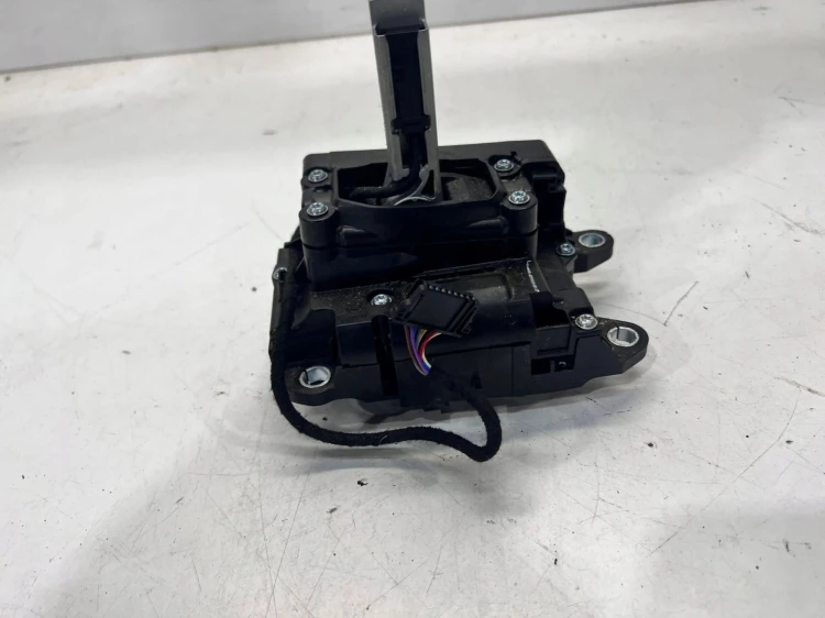 WYBIERAK LEWAREK AUTOMAT AUDI Q5 FY 80B713041F EUROPA