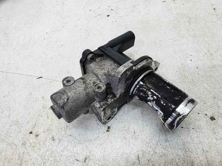 ZAWÓR EGR AUDI A4 B7 VOLKSWAGEN SEAT SKODA 1.9 TDI 038131501AD